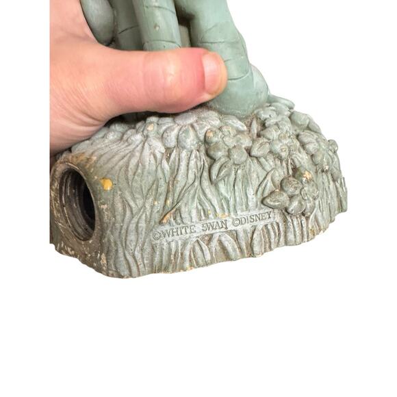 Vintage Disney White Swan Tigger Green Garden Sprinkler Resin 10” TESTED WORKS - Picture 7 of 8